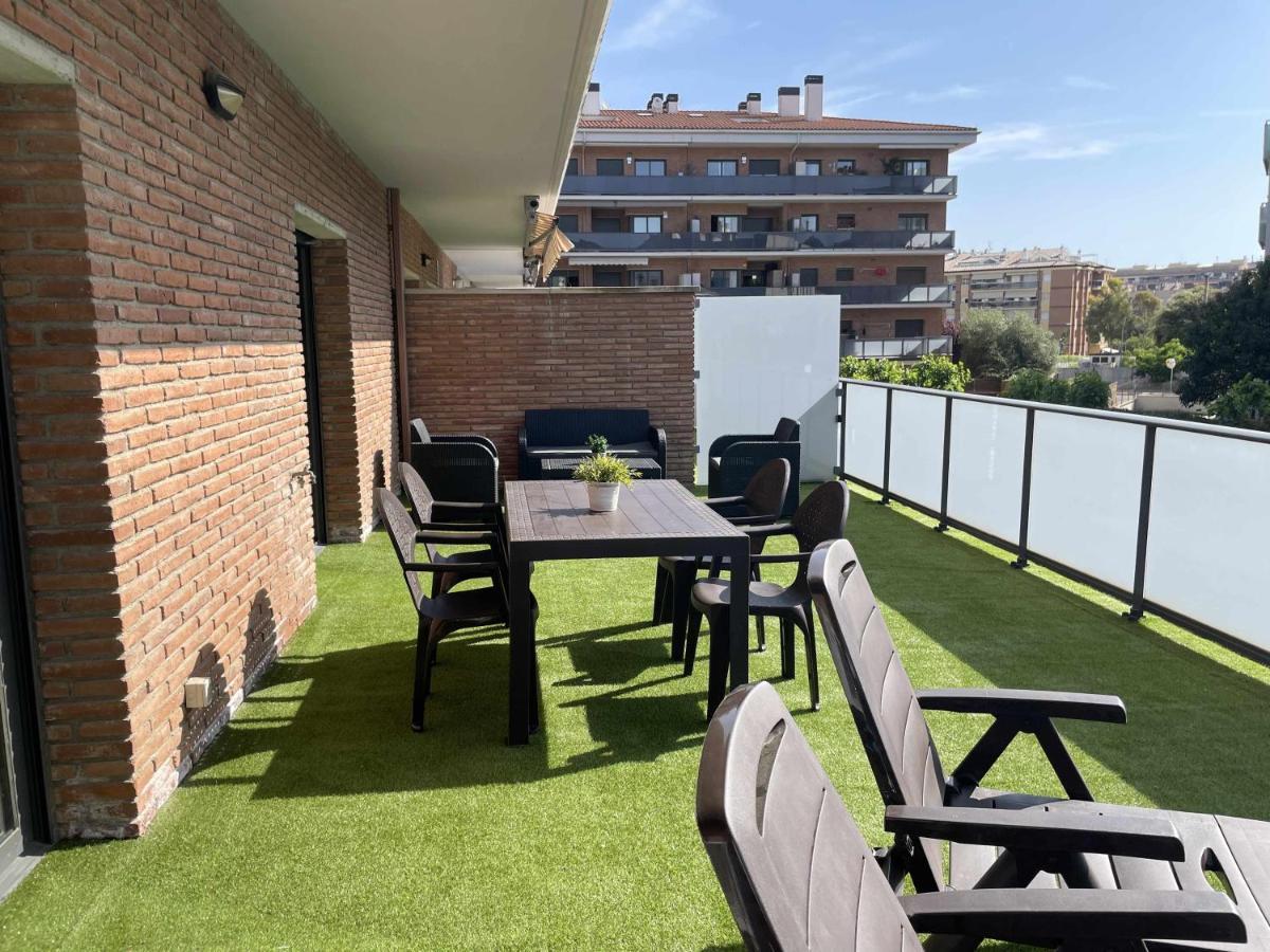 Apartamento Solàrium con terraza a 5 minutos de la playa recientemente renovado Gerona Exterior foto