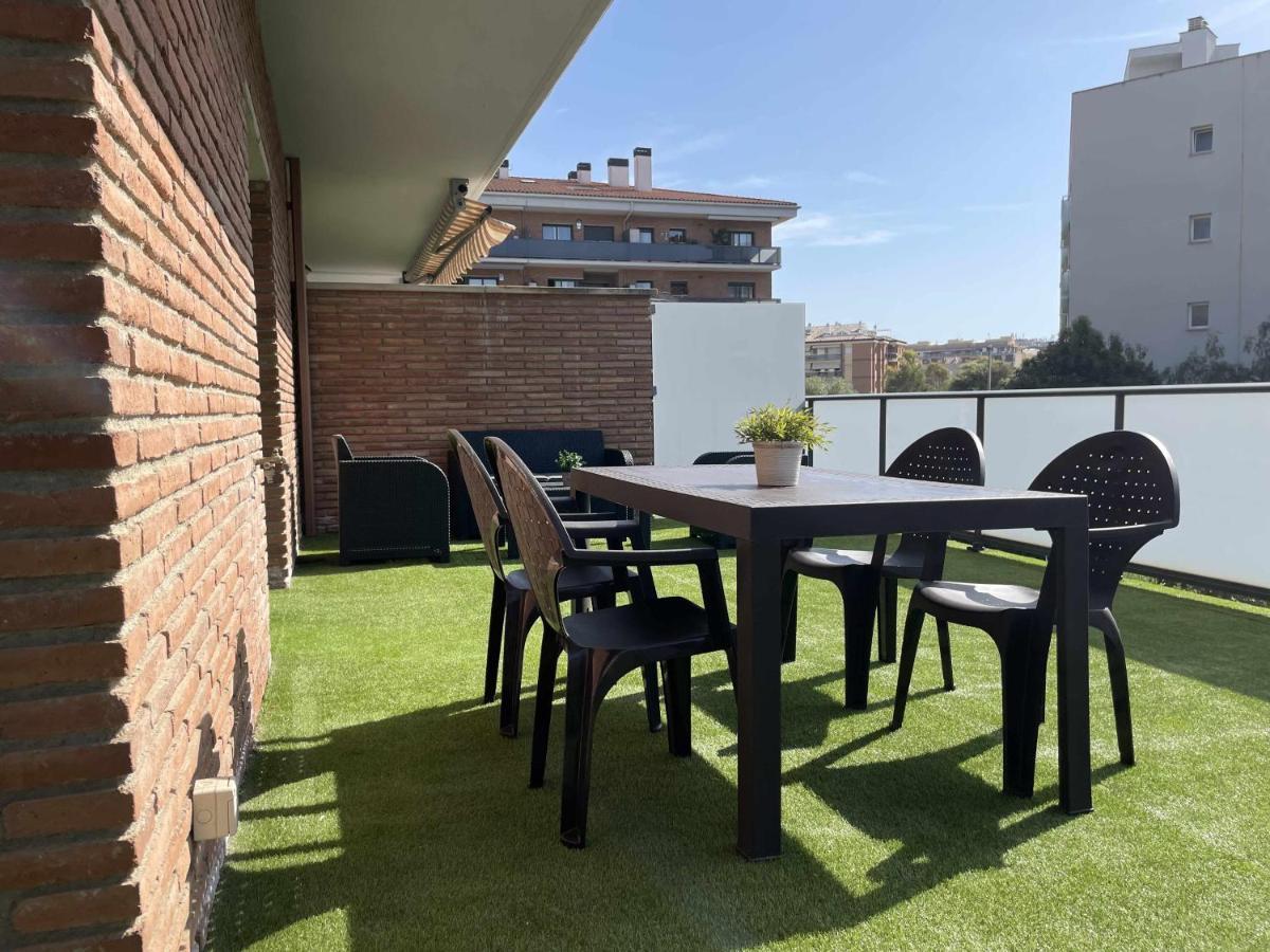 Apartamento Solàrium con terraza a 5 minutos de la playa recientemente renovado Gerona Exterior foto