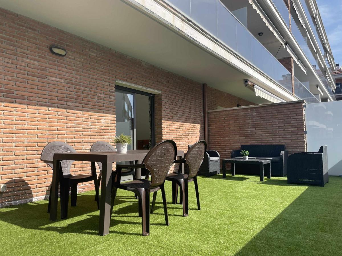 Apartamento Solàrium con terraza a 5 minutos de la playa recientemente renovado Gerona Exterior foto